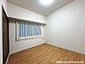 室内：お陽さまの光をさわやかな風をたっぷりとりこめます。