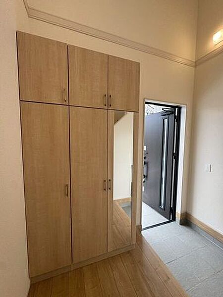 玄関を拡大表示