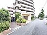 その他：【前面道路】緑豊かな住宅地にあり、四季折々の自然を身近に感じられる落ち着いた環境です。都市近郊のため買い物や通勤・通学の利便性も良好。小学校まで徒歩10分以内でお子様の通学も安心。