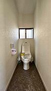 【１階トイレ】新規交換済みのトイレです。