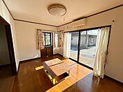クリエみうら階上店 【リフォーム中】リビング別アングルです。 1000m