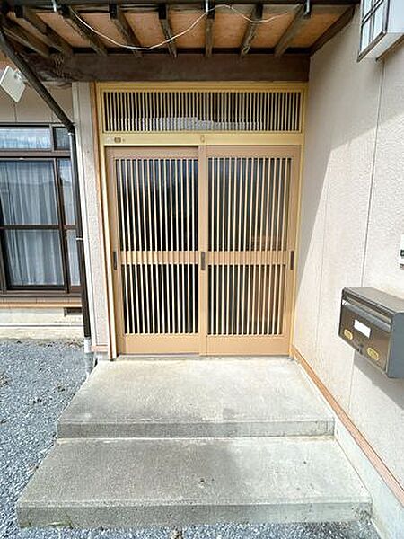 玄関を拡大表示