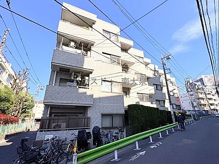 北西側からのマンション外観