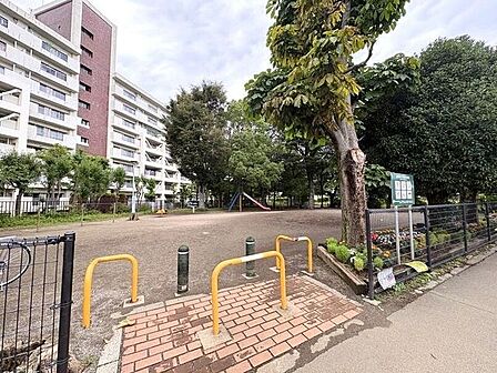 田無四丁目第三公園 880m
