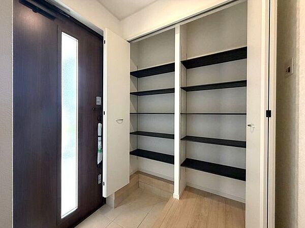 玄関を拡大表示