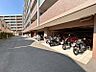 その他：バイク置場：500円～1，000円／月、駐輪場：100円～500円／月　※最新状況は要問合せ