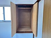 2Ｆ北側約6帖洋室の物入！奥行きがあり広々とした収納ですので、お荷物スッキリ片付きます♪