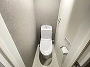 温水洗浄便座付きトイレです♪
