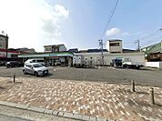 ファミリーマート京都深草フチ町店 520m