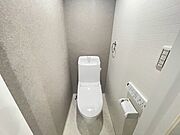 温水洗浄便座付きトイレです♪