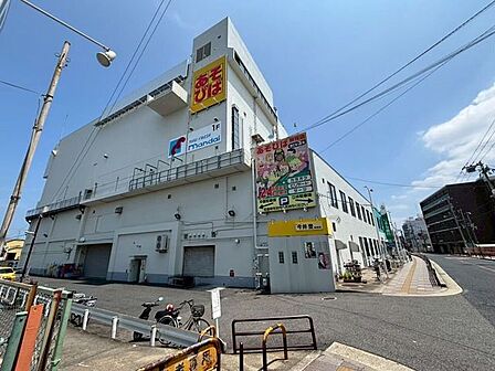 万代 貝塚店 1410m