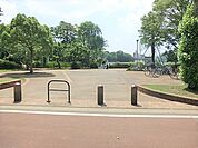 お子様とのお散歩やペットとのふれあいなど、日常の中で閑静な自然のゆとりを感じていただくことができます。
