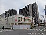 周辺：東武ストア西川口店24時間営業で、いつでも新鮮な食材や日用品が手に入るため、帰宅が遅い日や急な買い物にも大変便利です。豊富な品揃えとお惣菜の充実ぶりが、毎日の食卓を豊かにサポートします。 790m