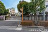 周辺：十二月田小学校 1952年開校の歴史ある公立小学校。地域と連携し、子どもの自主性と協調性を育む教育を実践。落ち着いた住環境に位置し、通学しやすく、子育て世代に嬉しい安心の学校環境です。 460m