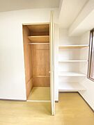 北側洋室収納、収納たくさん♪