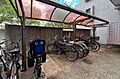 駐輪場は屋根付...