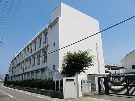 高石市立高石小学校 830m
