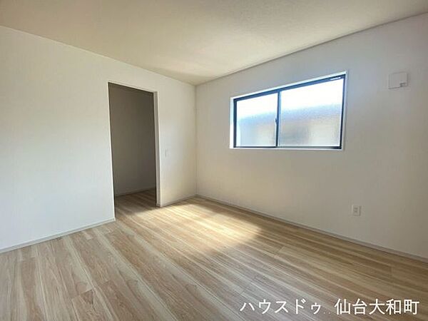 洋室を拡大表示