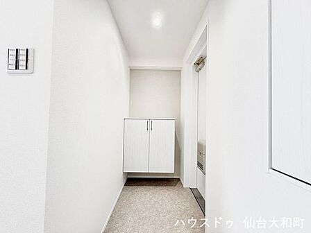 シューズボックスの上はディスプレイスペースとしておしゃれにするのも良さそう+*