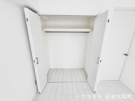 お気に入りの衣類はクローゼットにしまってお部屋もすっきり+*