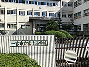 富士小学校 170m
