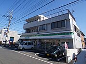ファミリーマート 三河屋上鶴間店（11m）