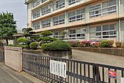 平塚市立松延小学校（553m）