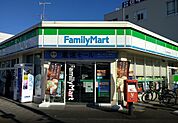 ファミリーマート東海大学駅前店（617m）