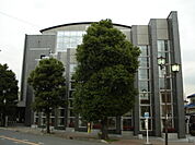 寒川総合図書館（741m）
