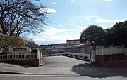 綾瀬高等学校まで1900m