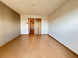 ヴィガラス7 207 2階1Kのリビング/ダイニング