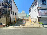 【現地】物件のことはもちろん、教育施設・スーパー・商業施設・公園・公共機関といった周辺の住環境も車でご案内します。 ぜひ現地で暮らしやすさなどイメージしてください！
