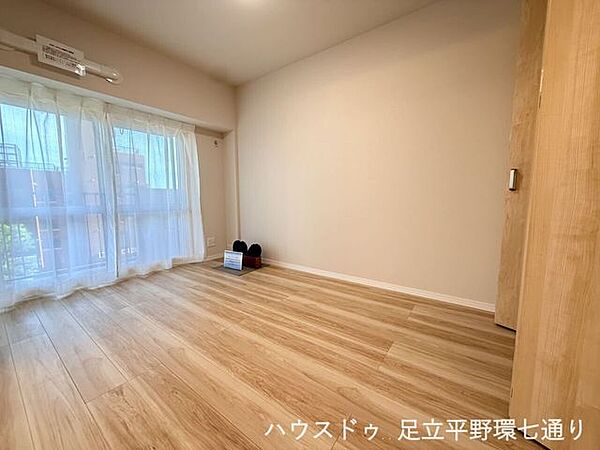 洋室を拡大表示
