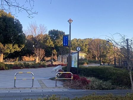 舎人公園 920m