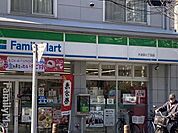 ファミリーマート　大谷田3丁目店 440m