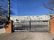 足立区立入谷中学校 230m