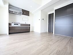 ルノンドームA 4階1LDKのリビング/ダイニング