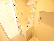 脱衣所　独立洗面台（シャンプードレッサー付）　同仕様写真