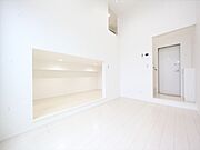 洋室6帖　アンダーロフト5帖（収納にも寝室にも使えます）