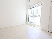 洋室5.7帖　ロフト4.9帖（収納にも寝室にも使えます）