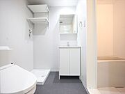 脱衣所　独立洗面台（シャンプードレッサー付）　イメージ写真