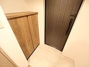 玄関　シューズボックス付（収納充実してます）
