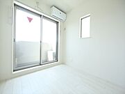 洋室3.1帖　バルコニー　同仕様写真