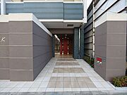 エントランス　オートロック付 宅配BOX　防犯カメラ