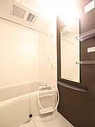 バスルーム　浴室暖房乾燥機付き