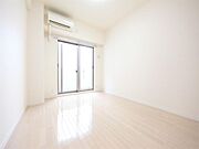洋室7.2帖　バルコニーに面しています