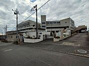 毛利台小学校 470m