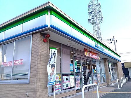 ファミリーマート 久世東土川町店 330m