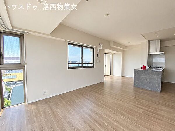 リビング/ダイニングを拡大表示