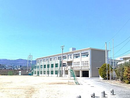 向日市立第三向陽小学校 790m